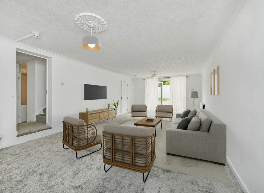 House Ravensbourne Park Crescent in Greater London