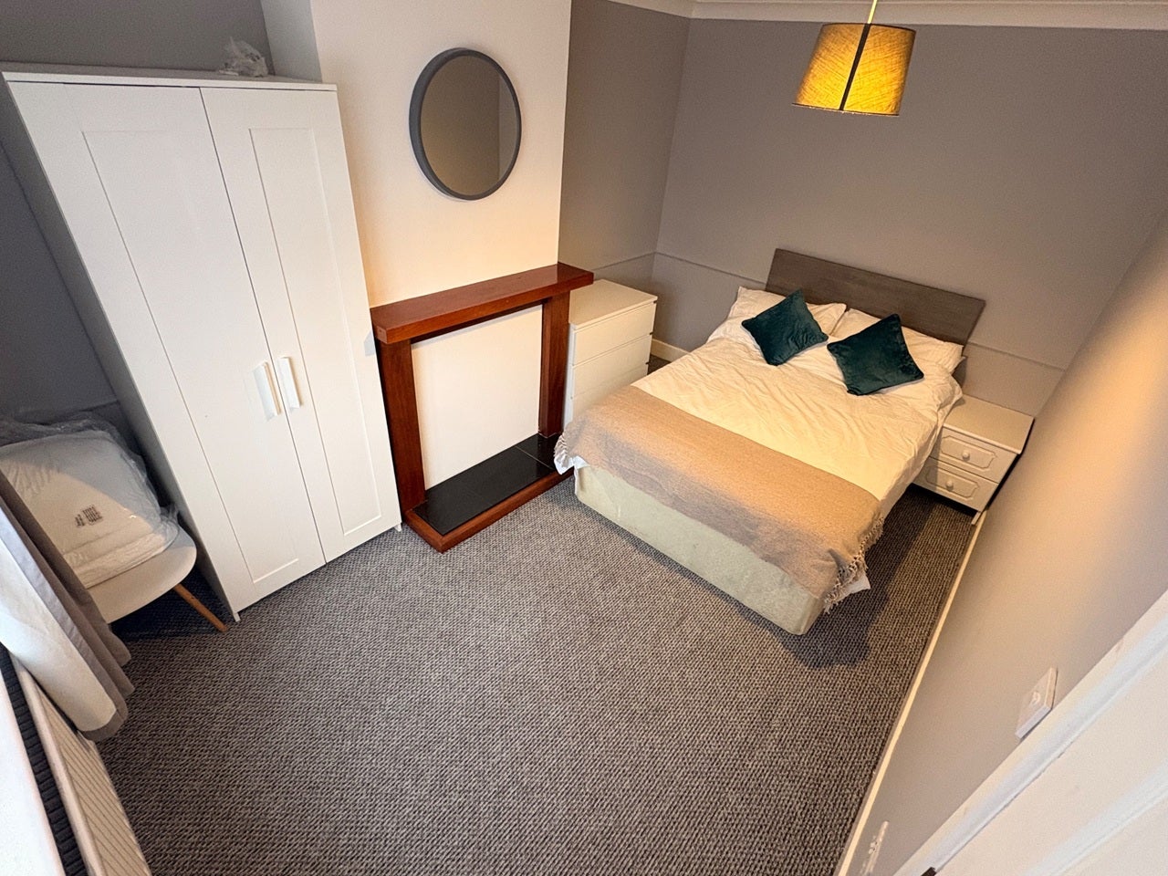 Room Fraser Road in Poole