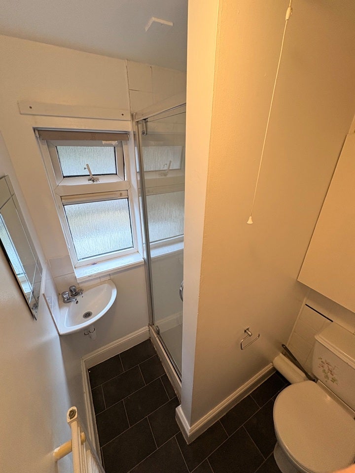 Room Fraser Road in Poole