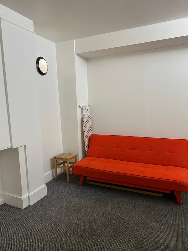 Flat Bacon Street in Greater London