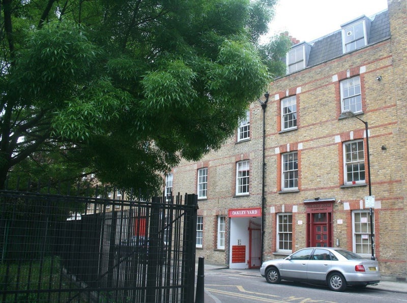 Flat Bacon Street in Greater London