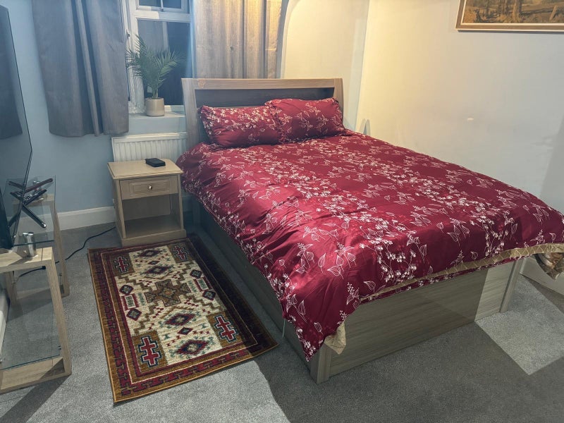 Room Graywood Court in Greater London