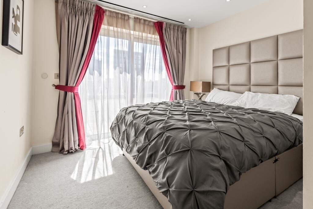 Flat East Drive in Greater London