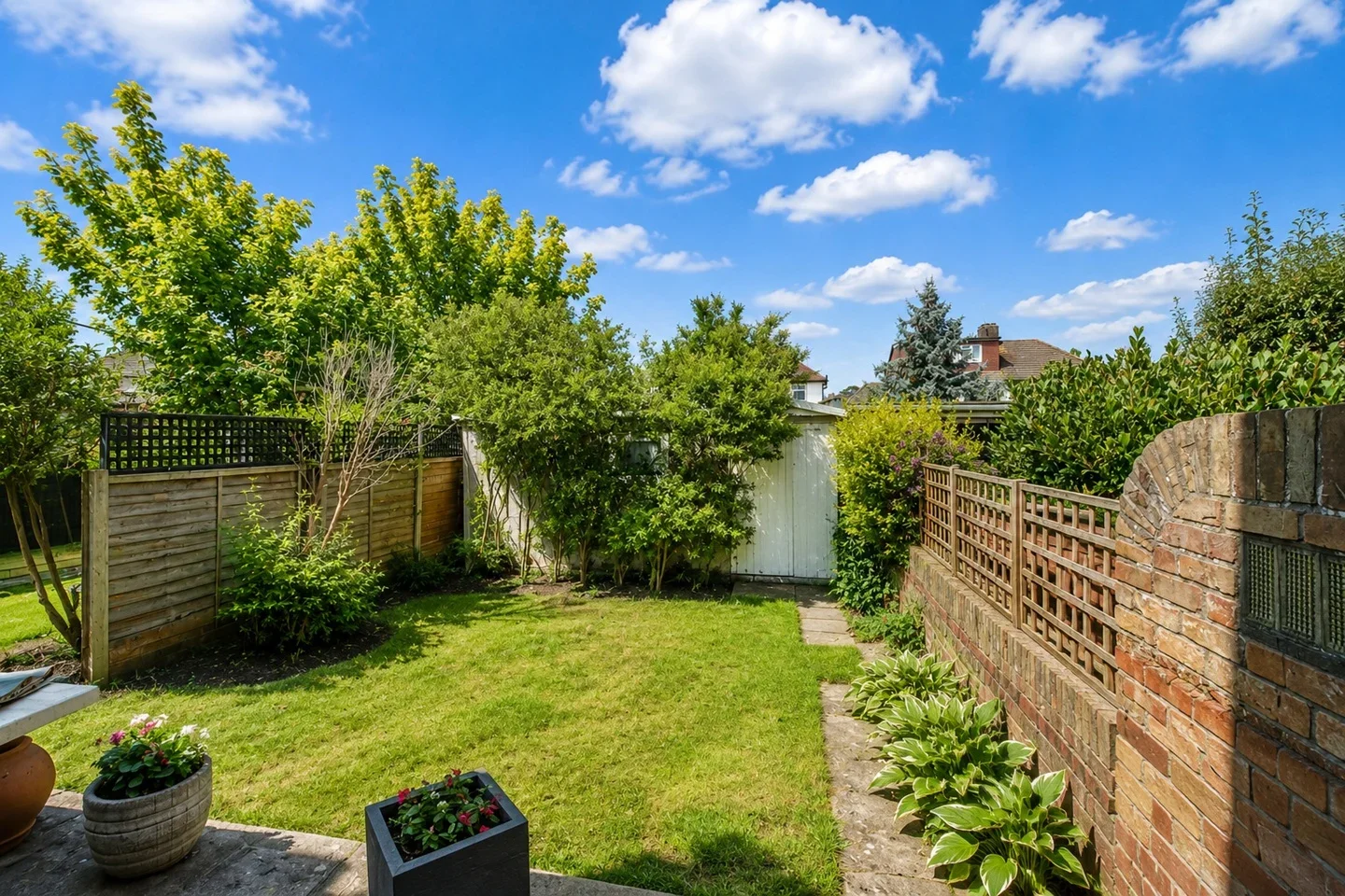 House Hartland Way in Greater London
