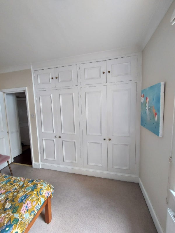 Room Goaters Alley in Greater London