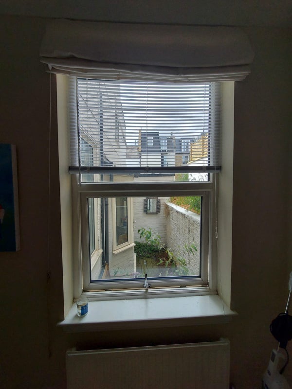 Room Goaters Alley in Greater London