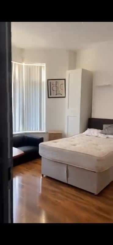 Room Penarth Road in Cardiff