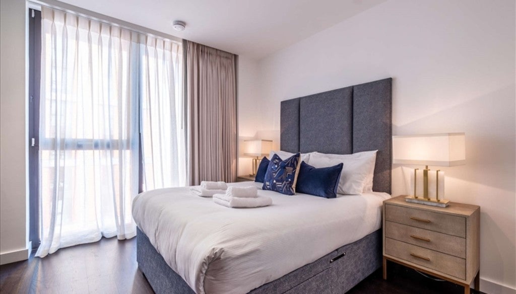 Flat Pascal Square in Greater London