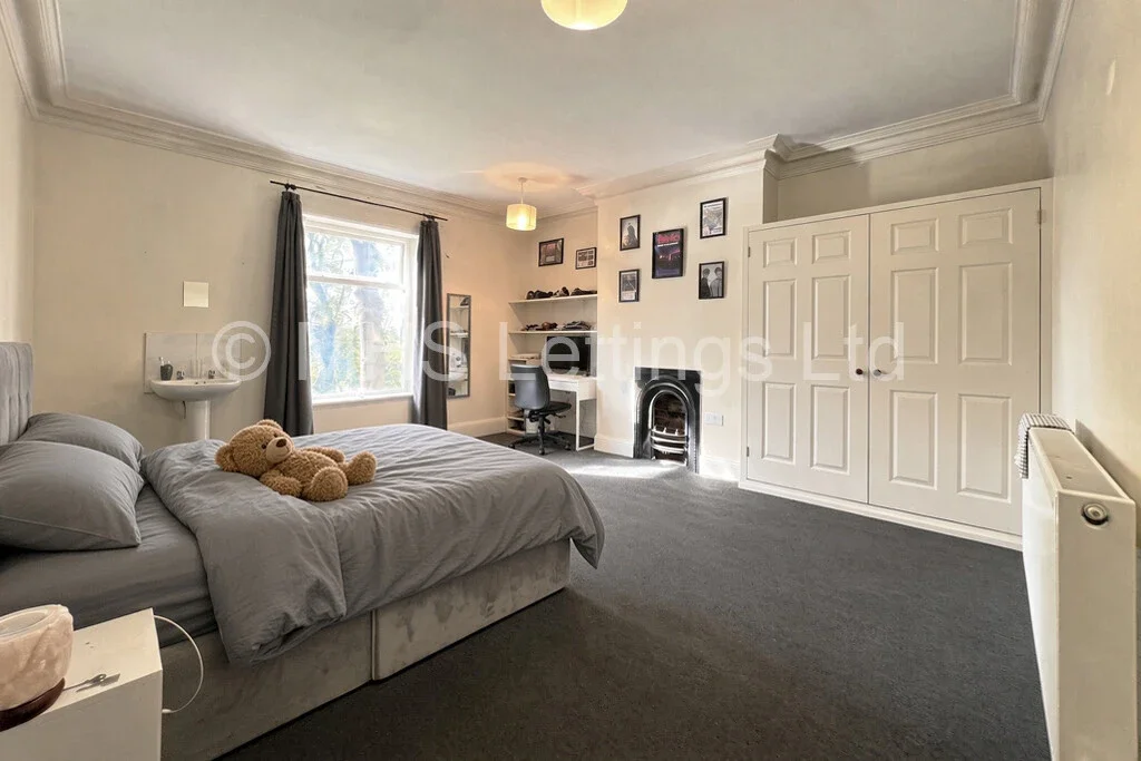 Room Headingley Lane in Leeds