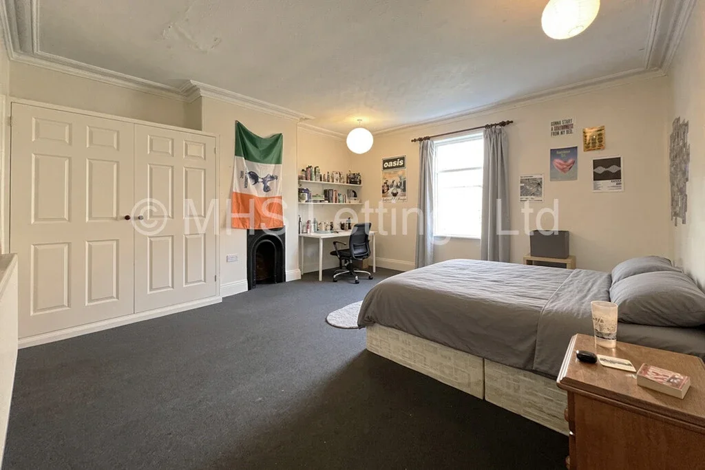 Room Headingley Lane in Leeds