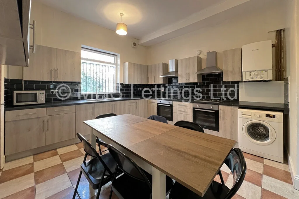 Room Headingley Lane in Leeds