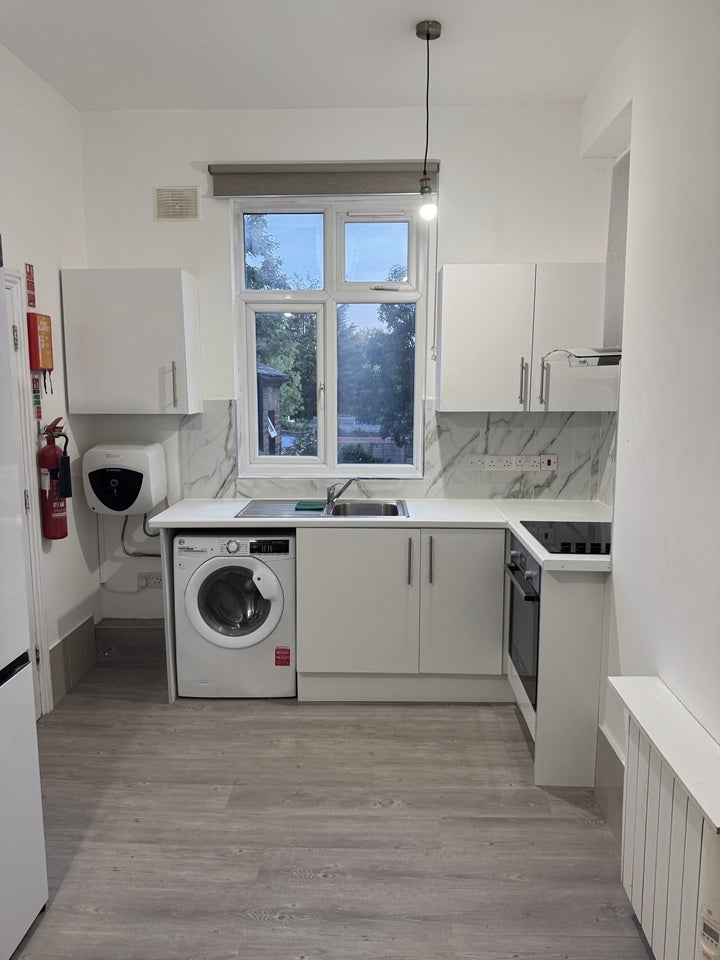 Flat Neasden Lane North in Greater London