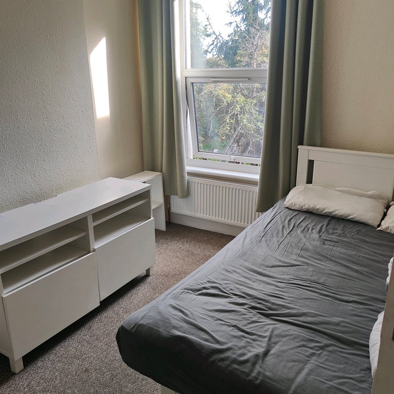 Room Capel Road in Greater London