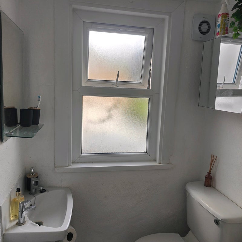 Room Capel Road in Greater London