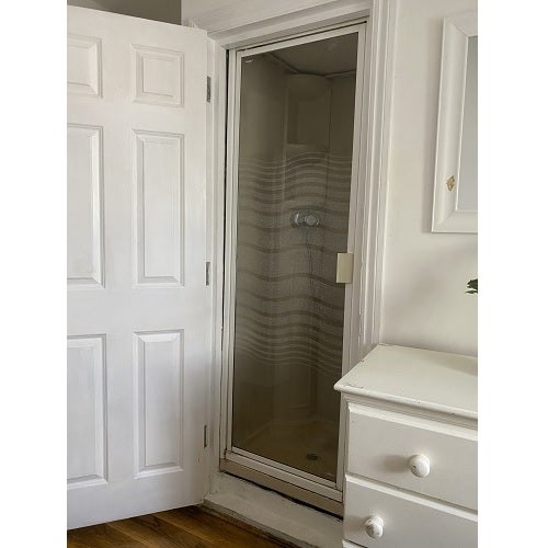 Room Chiswick High Road in Greater London