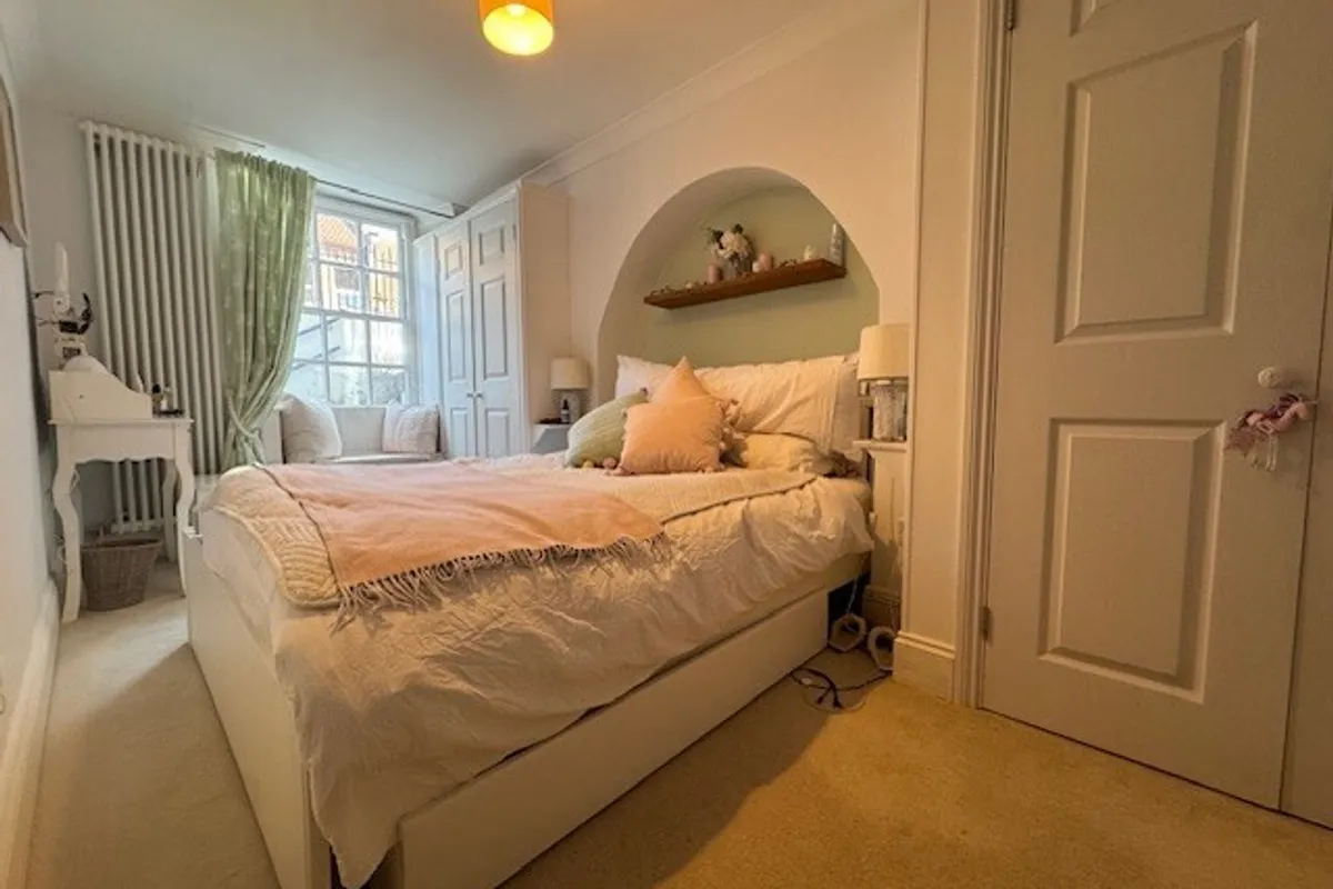 Flat Albermarle Row in Bristol