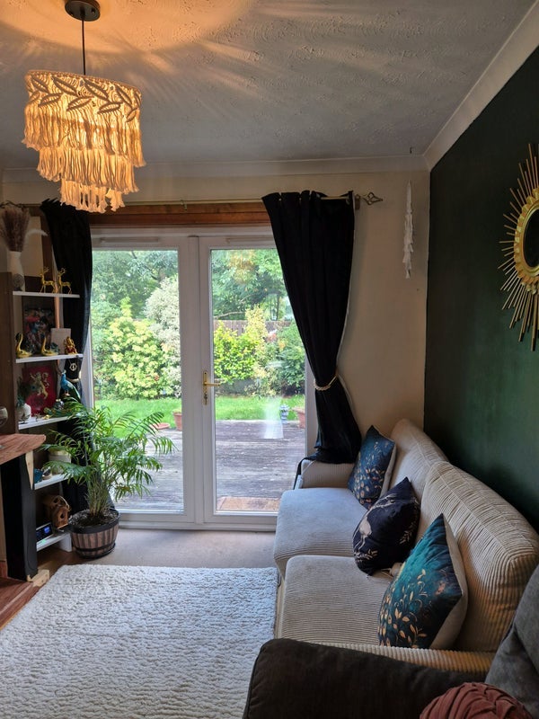 Room Robertson Way in Livingston