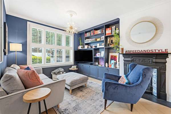 House Rothschild Road in Greater London