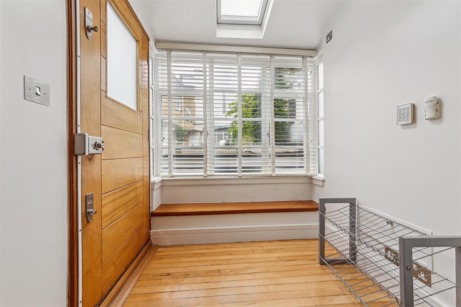 Flat Brompton Road in Greater London