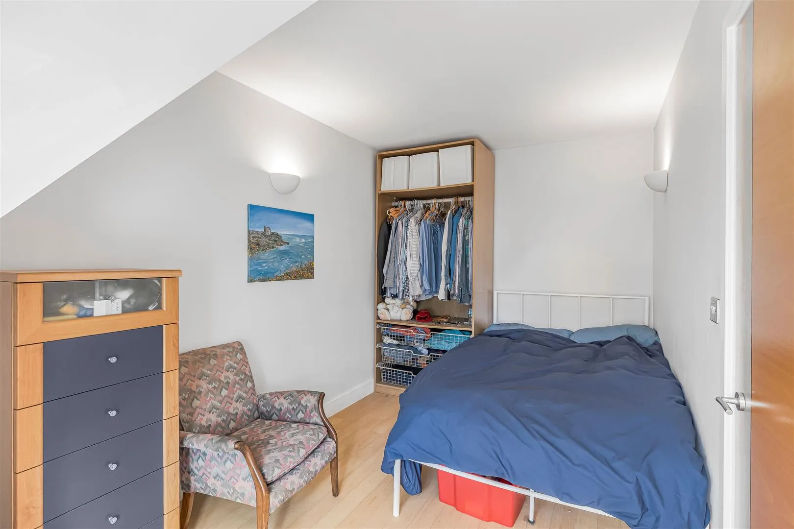 Room Mortlake High Street in Greater London