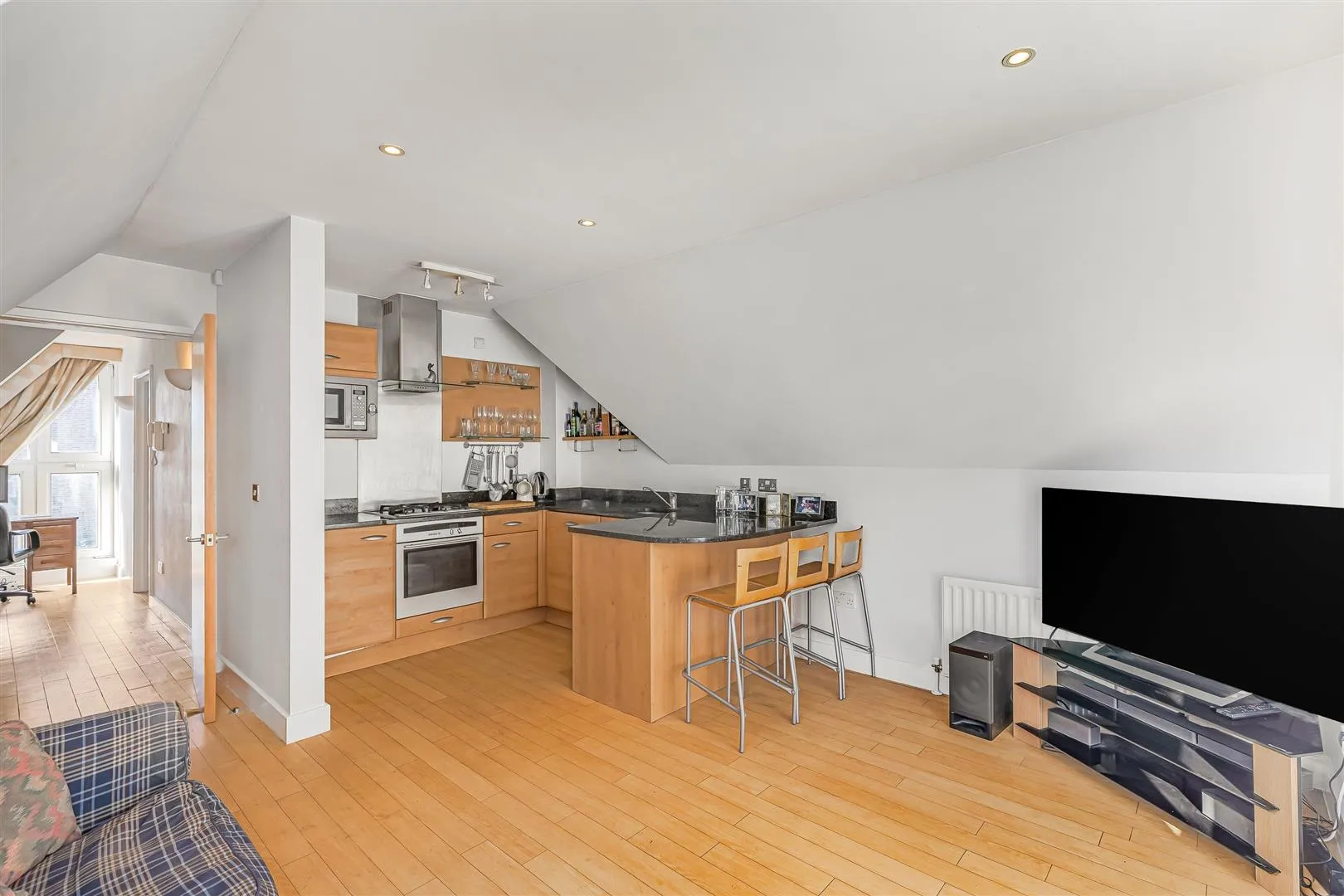 Room Mortlake High Street in Greater London
