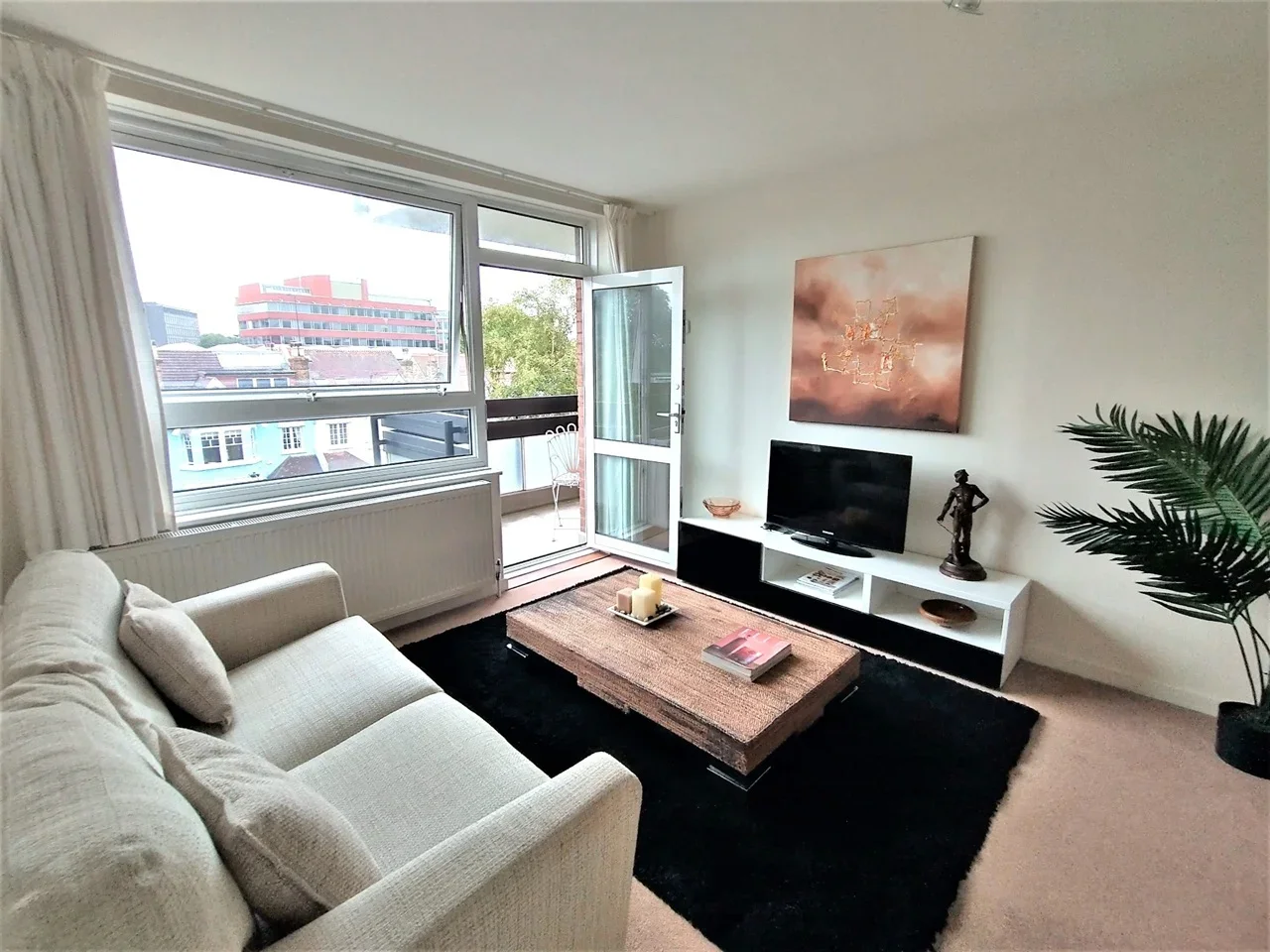 Flat Hurlingham Gardens in Greater London