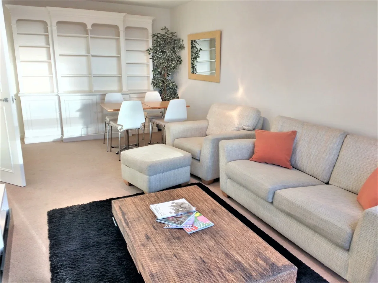 Flat Hurlingham Gardens in Greater London