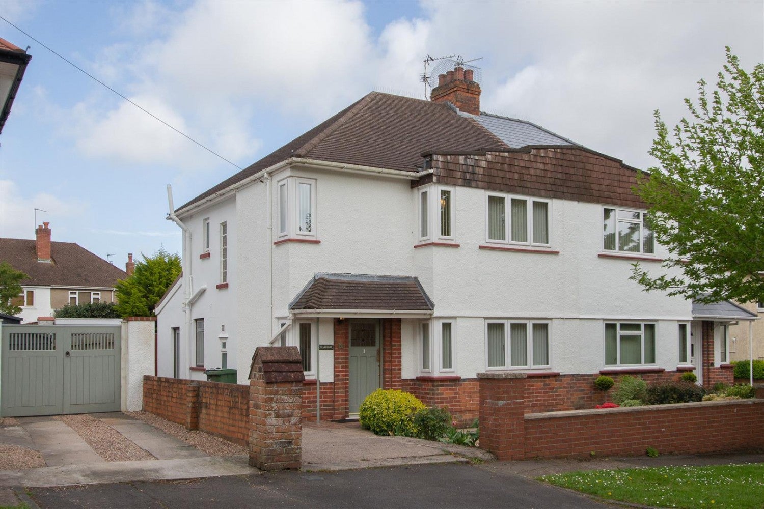 House Insole Gardens in Cardiff