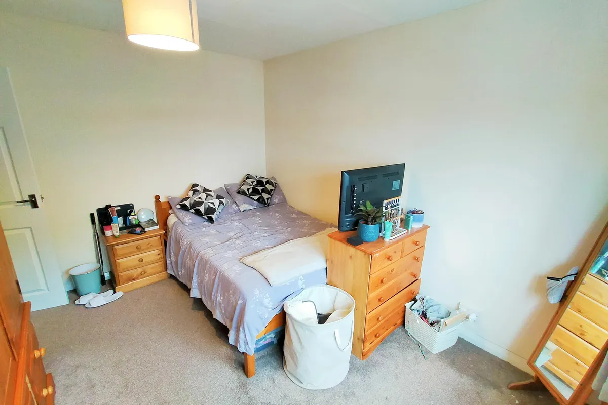 Flat Nutleigh Grove in North Hertfordshire