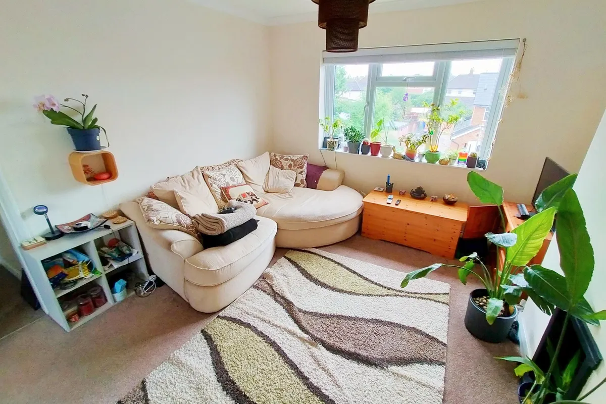 Flat Nutleigh Grove in North Hertfordshire