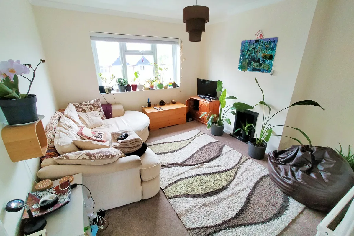 Flat Nutleigh Grove in North Hertfordshire