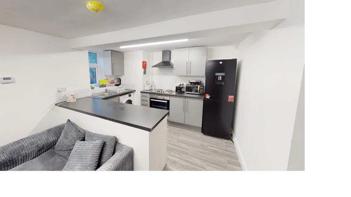 Flat Talbot Avenue in Leeds