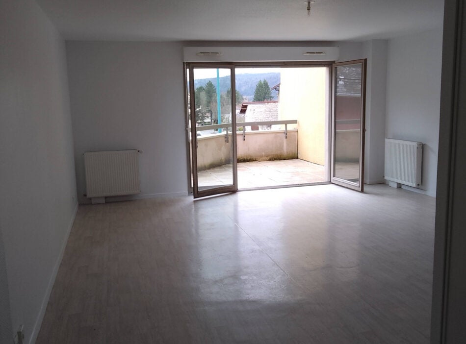 Appartement Rue de la Gare à Champdor-Corcelles