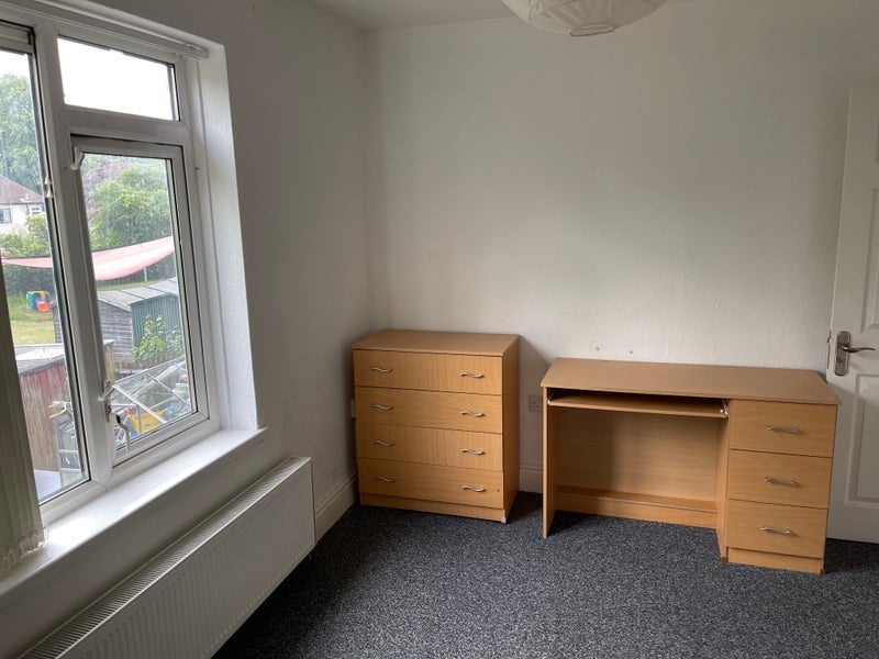 Room Selly Wick Road in Birmingham