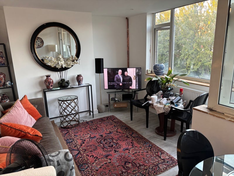 Room Deeley Road in Greater London