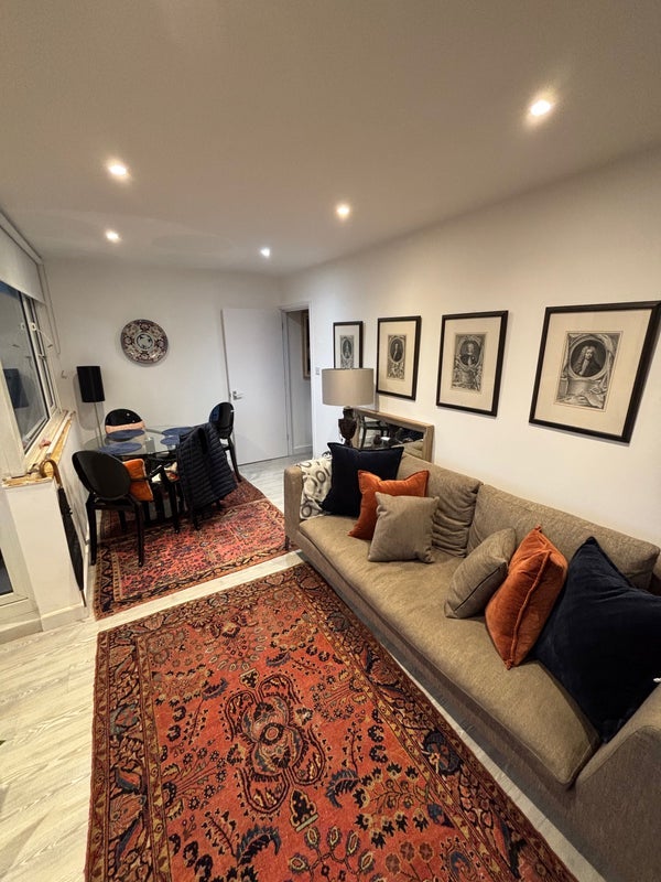 Room Deeley Road in Greater London