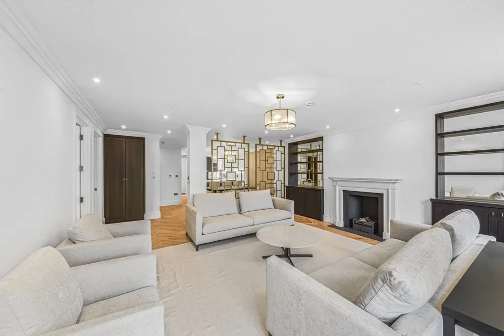 Flat Carrington Street in City of Westminster