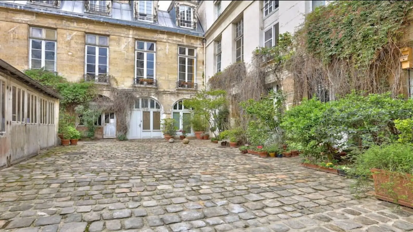 Appartement Rue des Jardins Saint-Paul à Paris