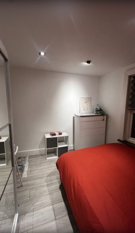 Room Ballater Road in Greater London