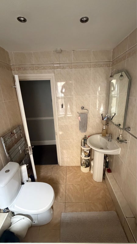 Room Ballater Road in Greater London