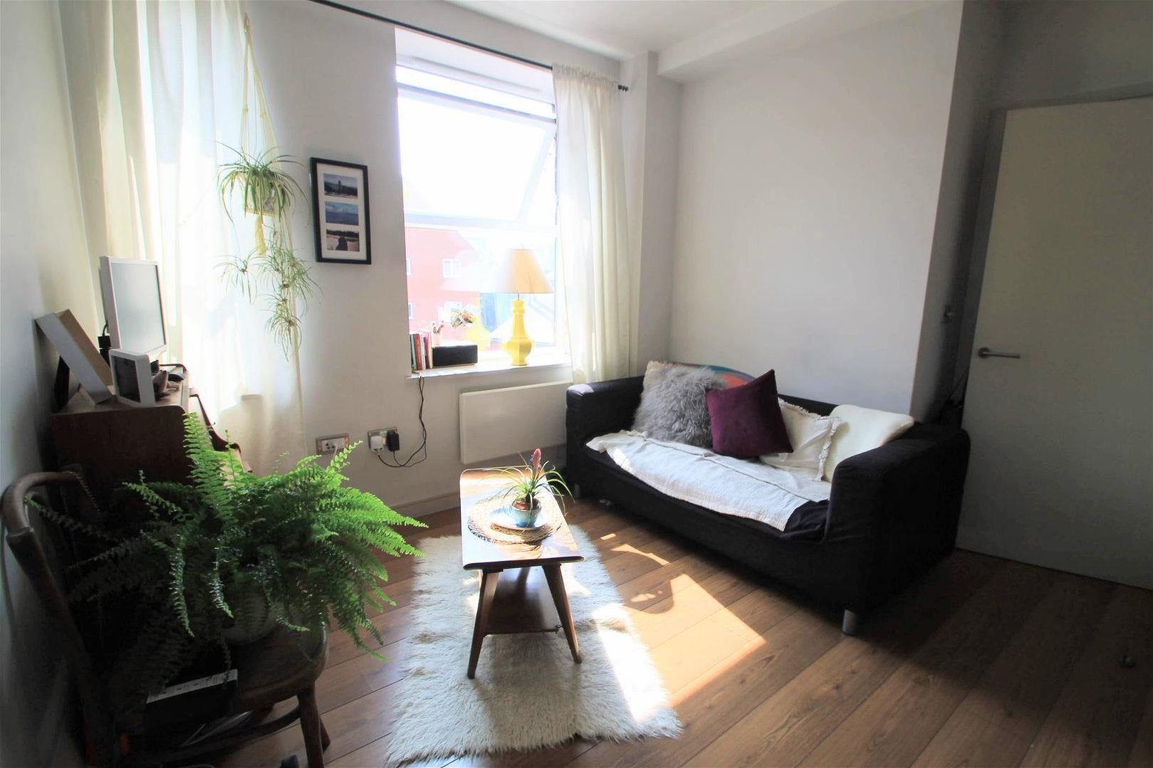 Flat Burt Street in Cardiff