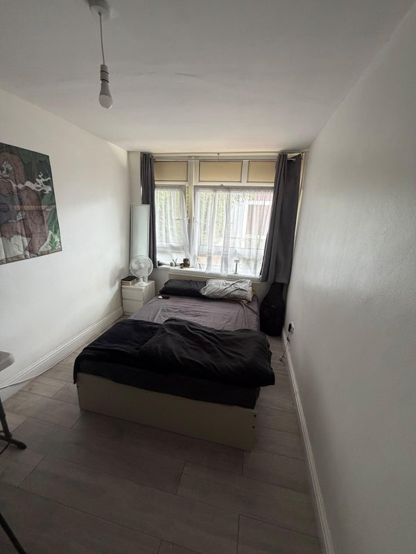 Room Stewart Street in Greater London