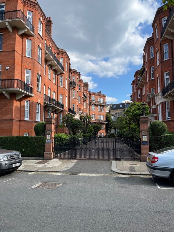 Room Beaumont Avenue in Greater London