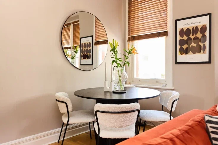Flat Despard Road in Greater London