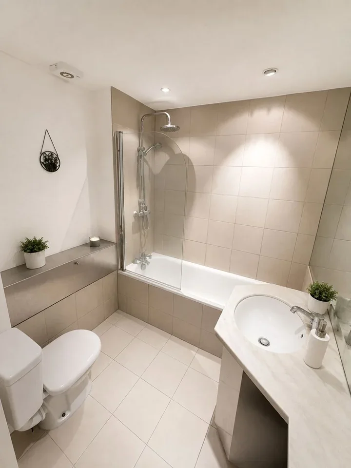 Flat Greencroft Gardens in Greater London