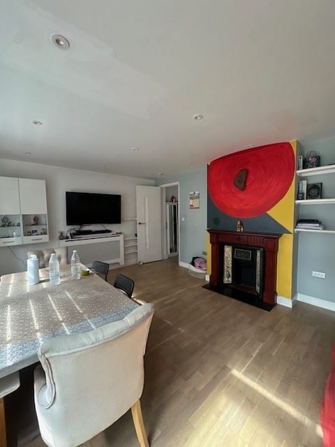 Flat Hopton Road in Greater London
