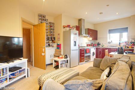 Flat Sutherland Close in Gloucester