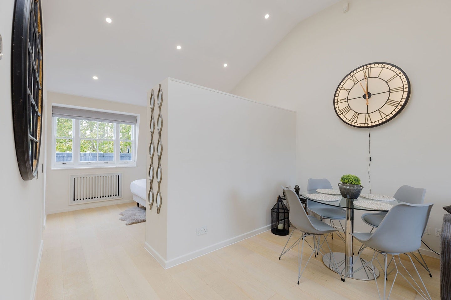 Flat Ovington Square in Greater London