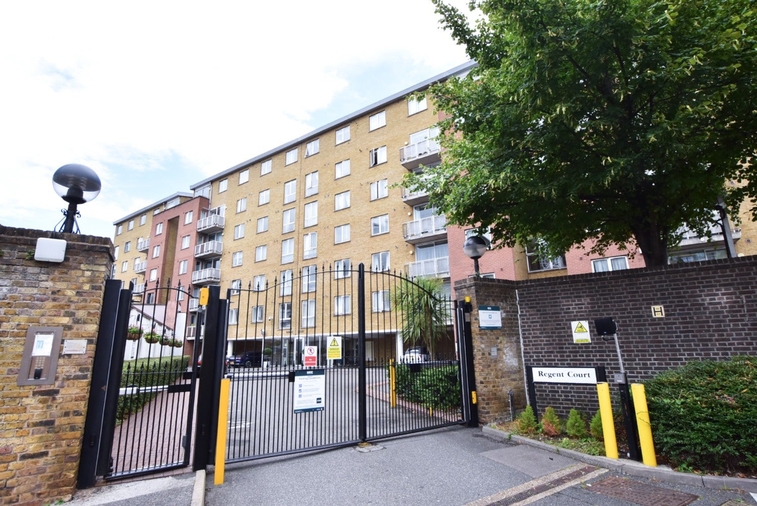 Flat North Bank in City of Westminster