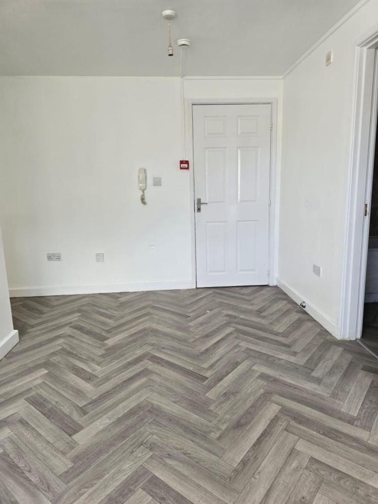 Flat Dunstable Road in Luton